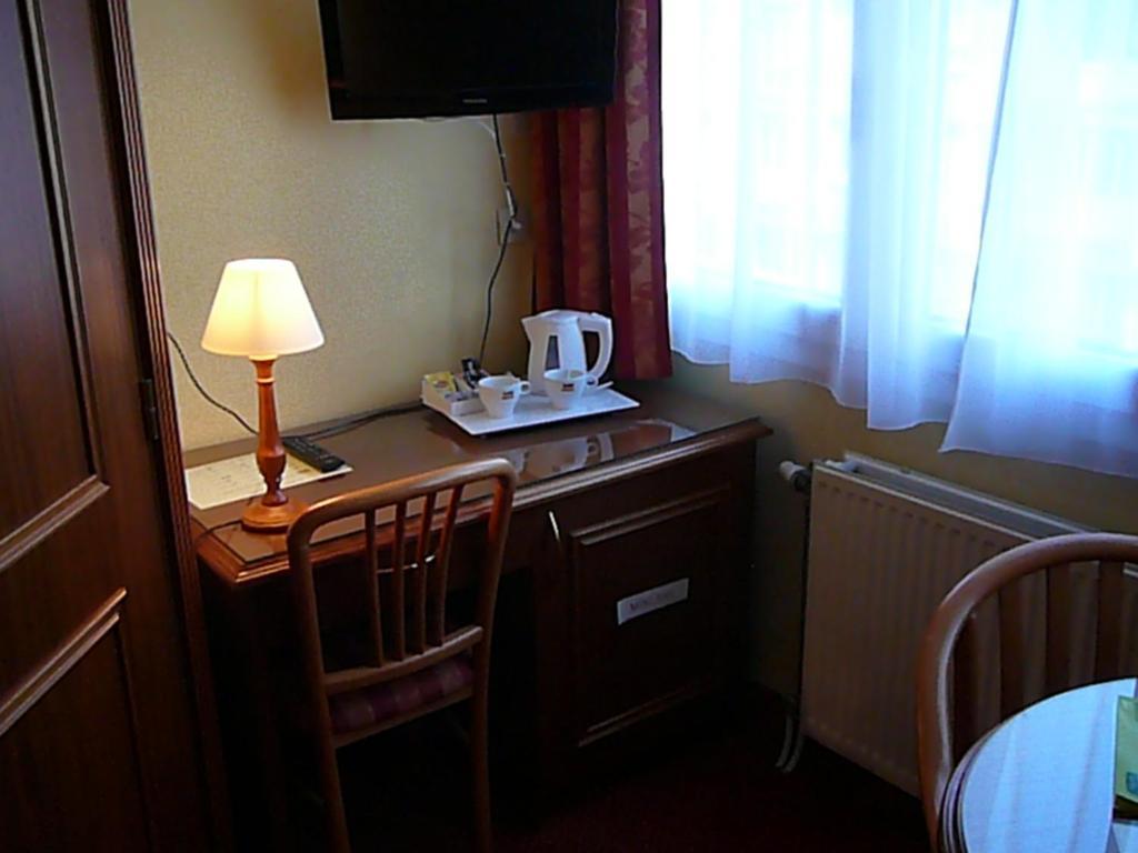 Logis Hôtel Hamiot Boulogne-sur-Mer Kamer foto