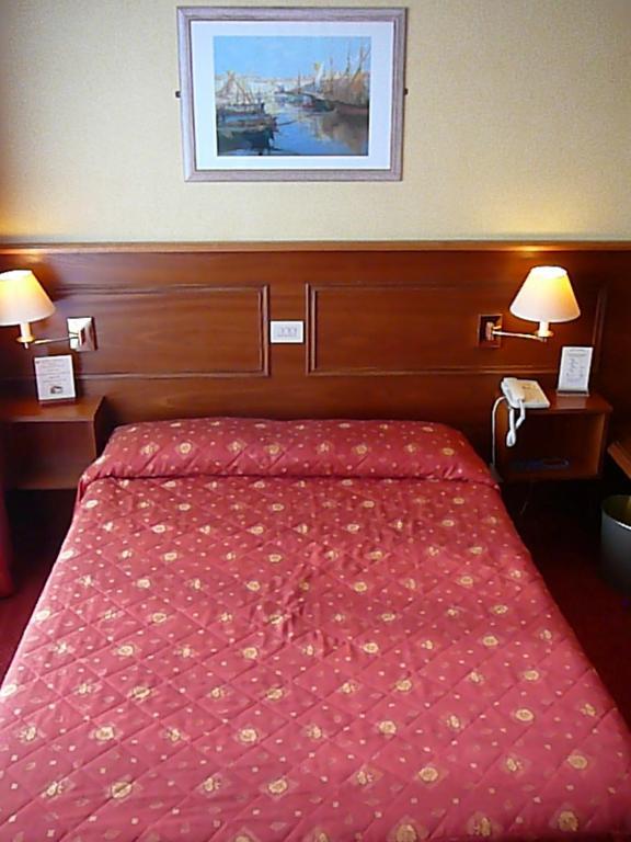 Logis Hôtel Hamiot Boulogne-sur-Mer Kamer foto