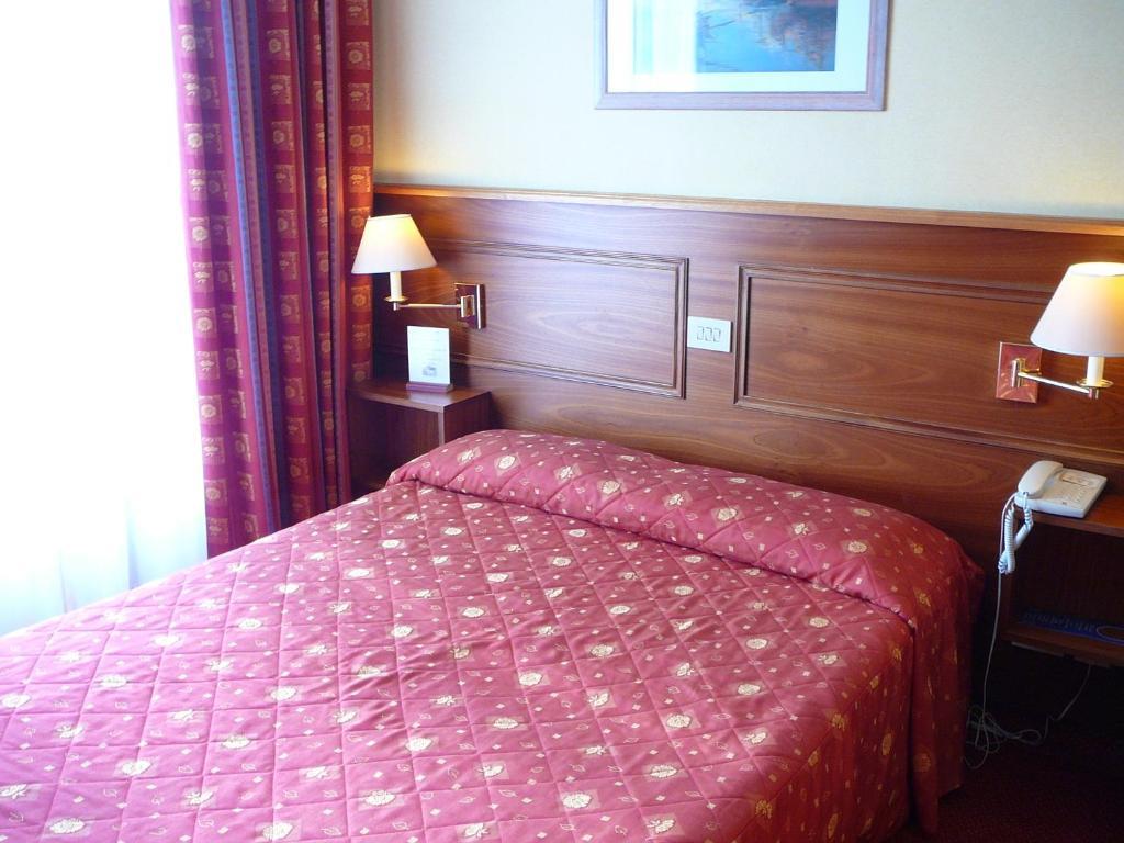 Logis Hôtel Hamiot Boulogne-sur-Mer Kamer foto